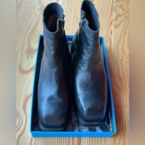 FLUEVOG - Fonda Boots- size 11 - Like new (original boxes)